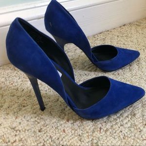 Steven Madden size 8 velvet blue pumps